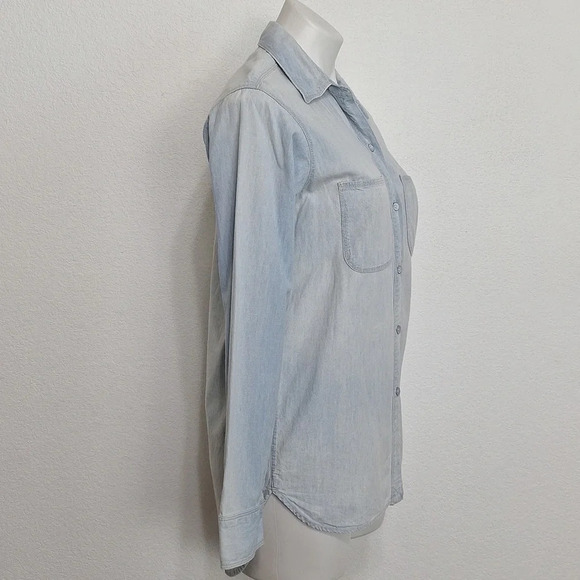 Madewell Blue Light Wash Coastal Grunge Chambray Denim Button Down Shirt Size XS - Picture 3 of 9